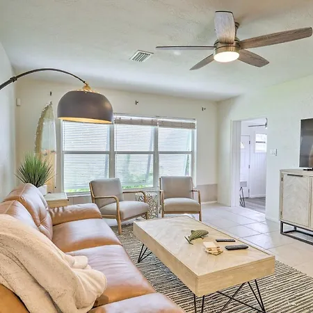 Walkable Florida Duplex 2 Blocks To Cocoa Beach!